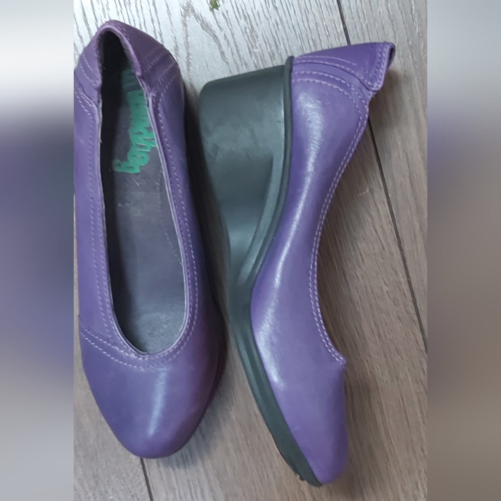 Groundhog purple wedge slip-ons